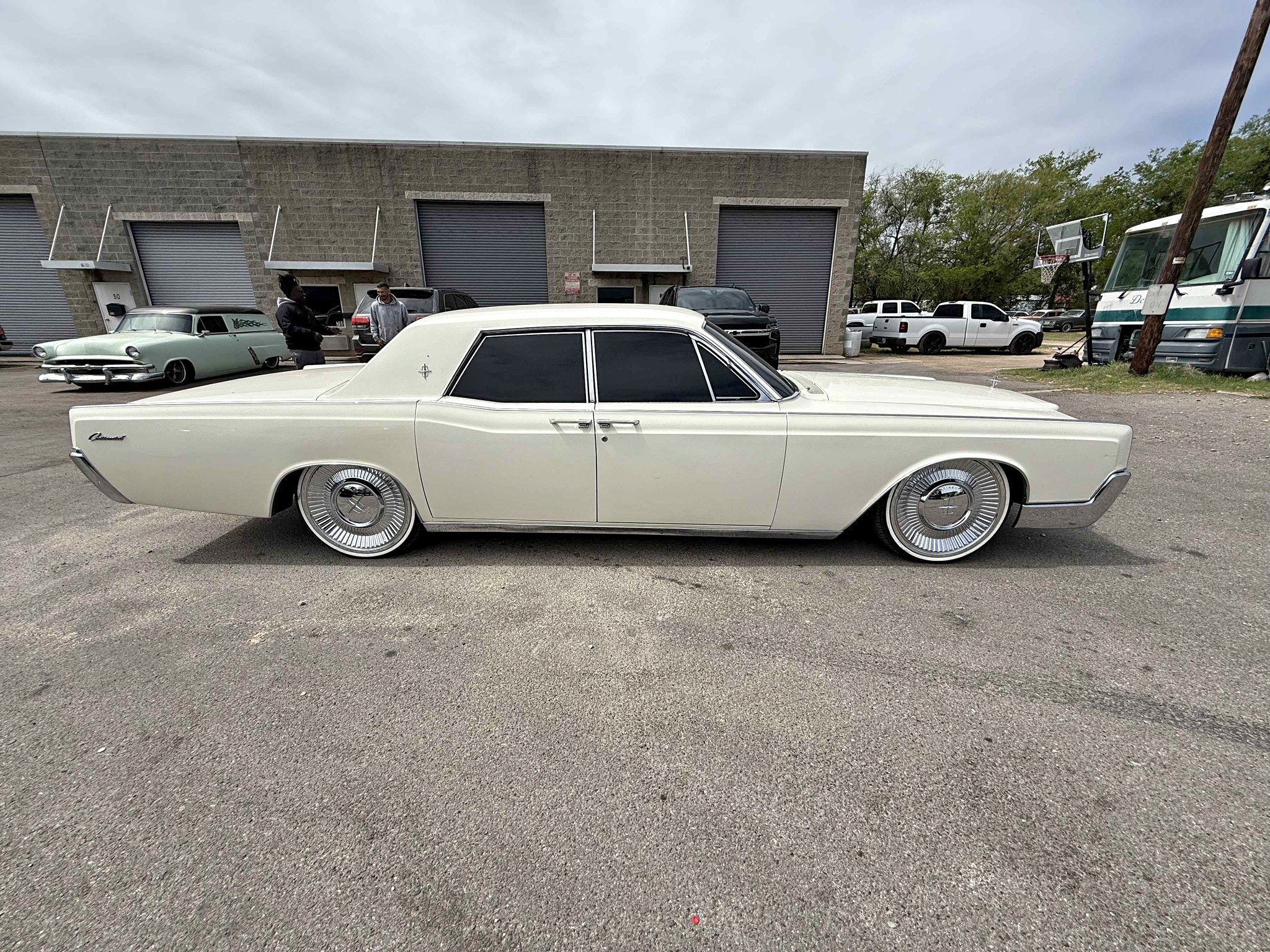 1967 Lincoln Continental - Sedan 4D