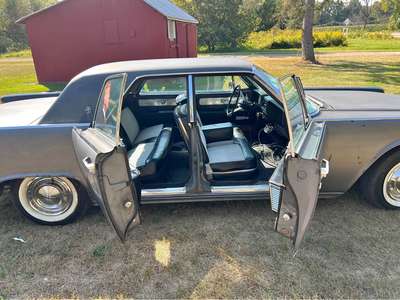 1961 Lincoln Continental - Sedan 4D