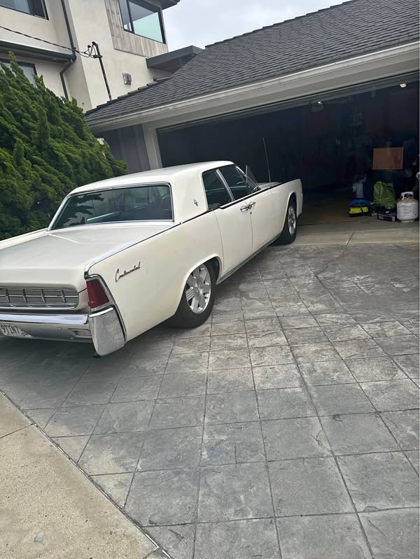 1963 Lincoln Continental - Sedan 4D