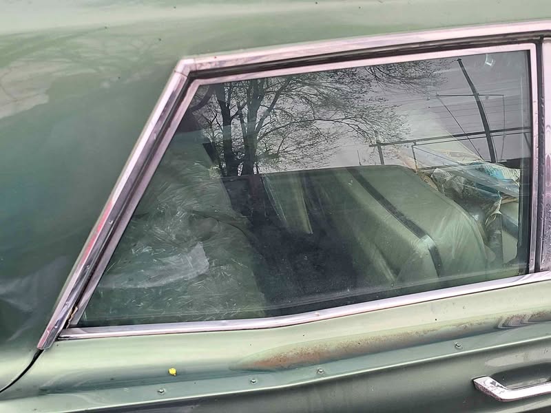 1966 Lincoln continental solid body and interior