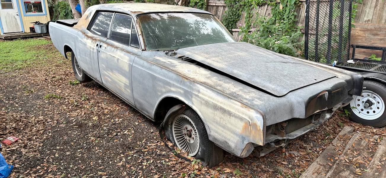 1967 Lincoln Continental - Sedan 4D