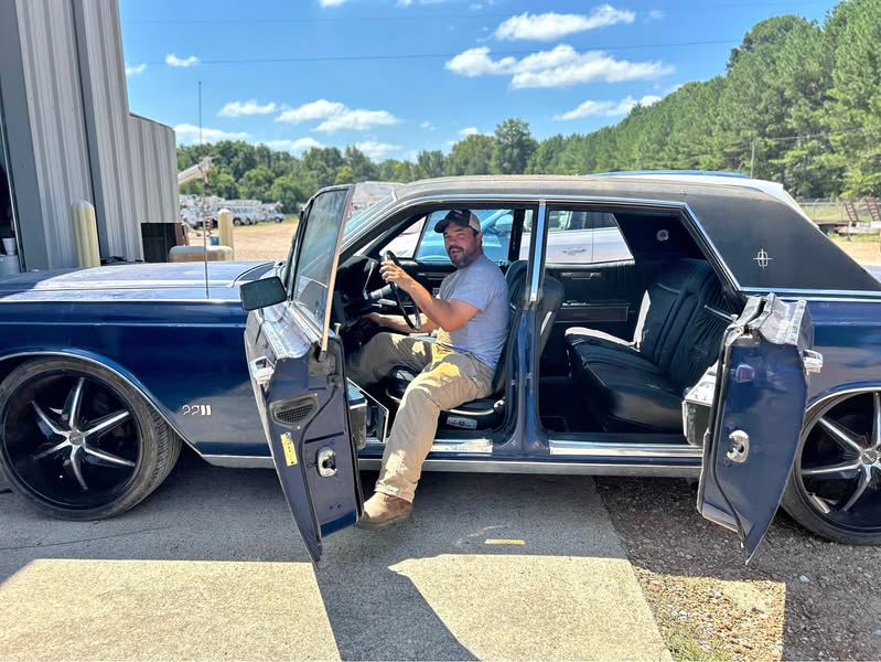 1967 Lincoln Continental - Sedan 4D