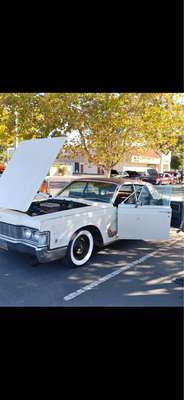 1968 Lincoln Continental - Sedan 4D