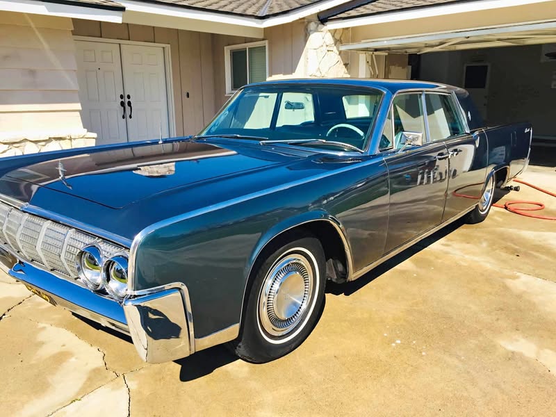 1964 Lincoln Continental - Sedan 4D