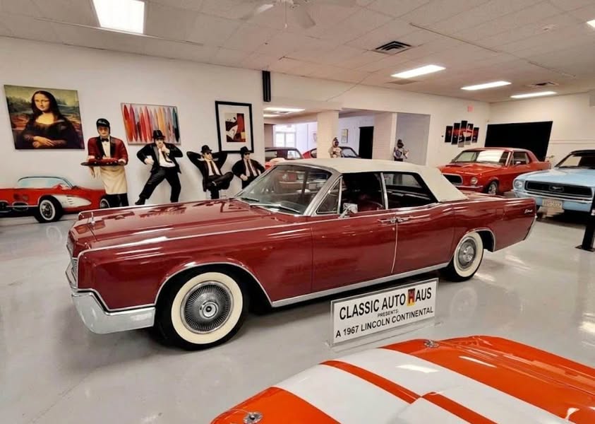 1967 Lincoln Continental - Sedan 4D