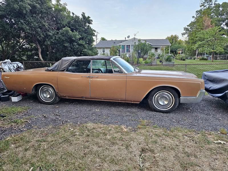 1967 Lincoln Continental - Sedan 4D