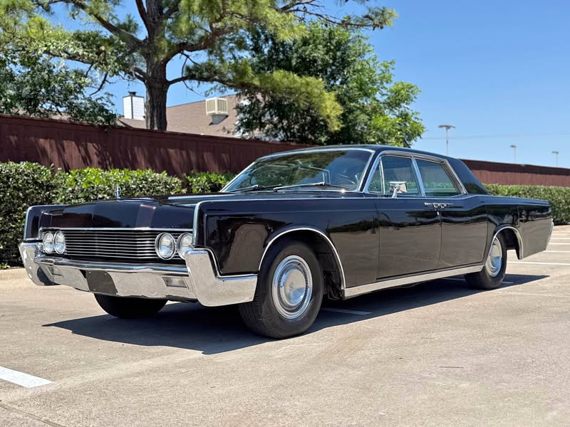1966 Lincoln Continental - Sedan 4D