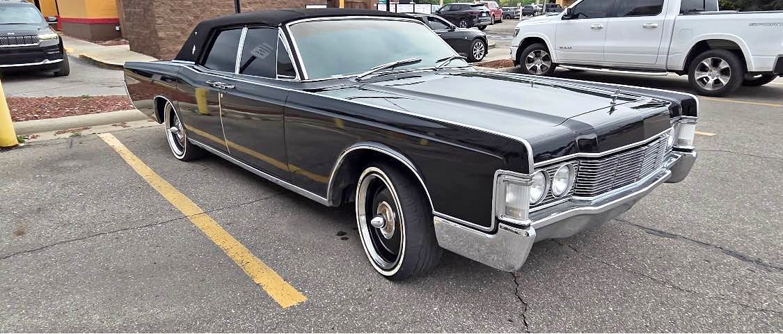 1968 Lincoln Continental - Classic Car