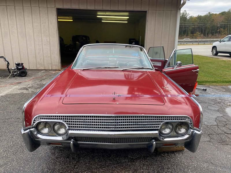 1961 Lincoln Continental - Executive Sedan 4D