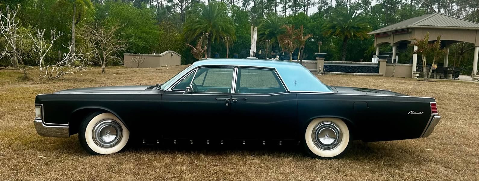 1968 Lincoln Continental - Sedan 4D