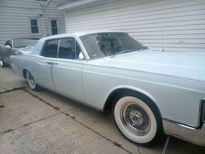 1969 Lincoln Continental - Signature Sedan 4D