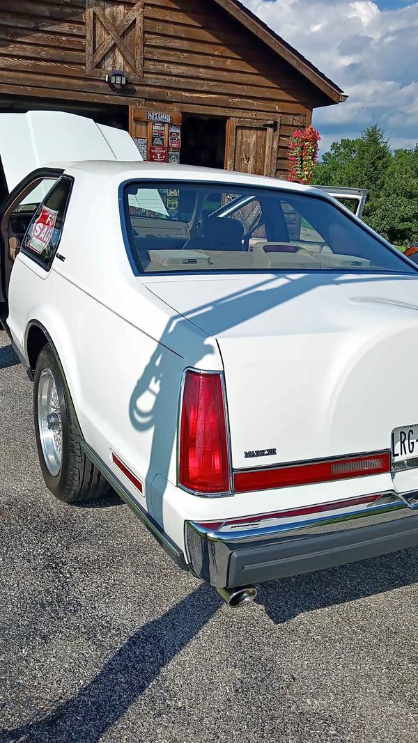 1991 Lincoln Mark VII - LSC Sedan 2D
