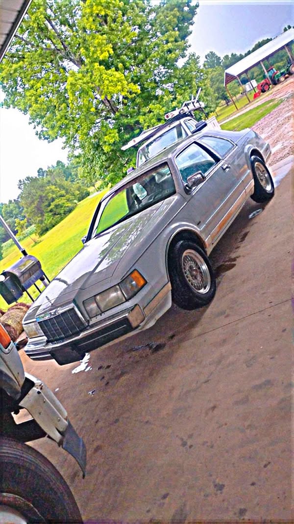 1991 Lincoln Mark VII - Bill Blass Designer 2D