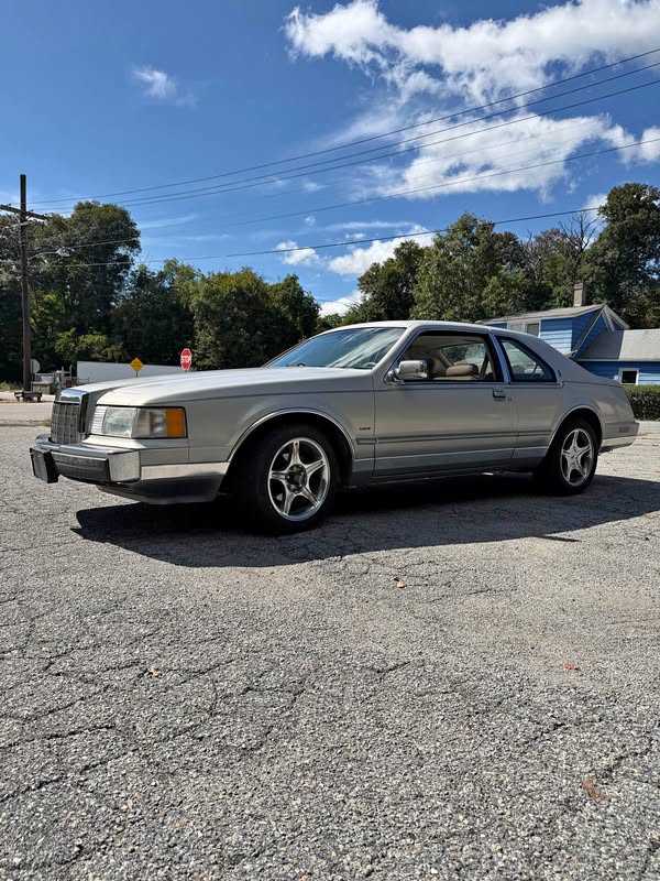 1991 Lincoln Mark VII - Bill Blass Designer 2D
