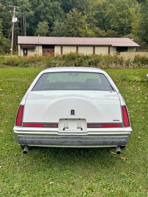 1988 Lincoln Mark VII - Bill Blass Designer 2D