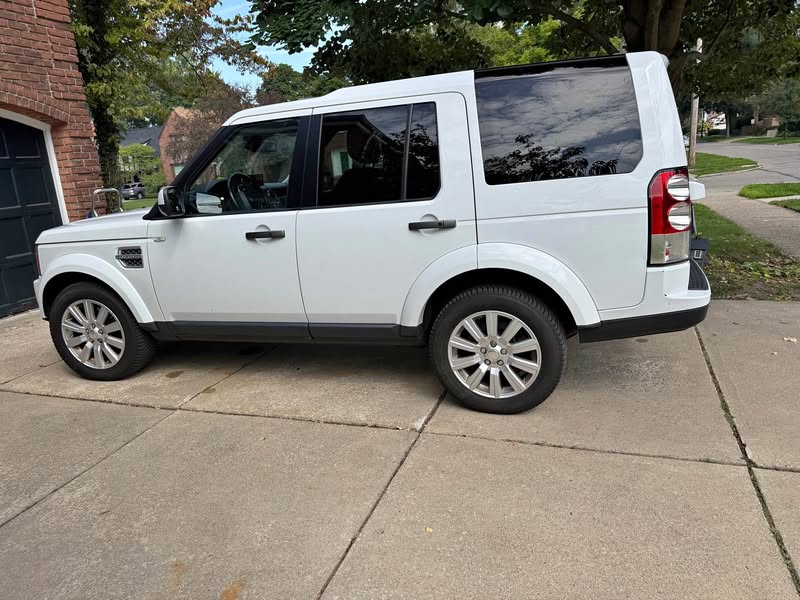 2013 Land Rover LR4 - HSE Sport Utility 4D