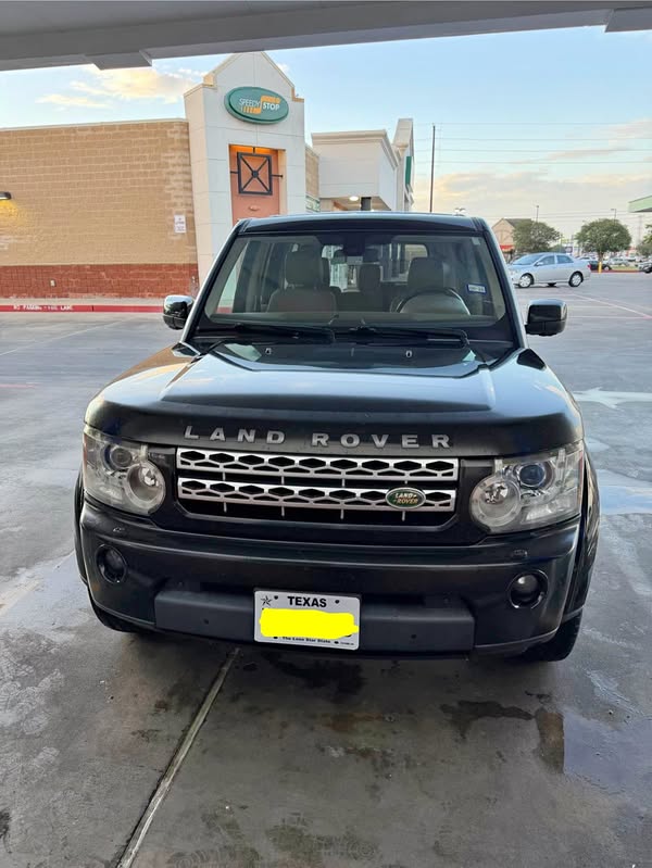 2011 Land Rover LR4 - HSE Sport Utility 4D