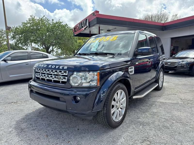 2013 Land Rover LR4 FULLY LOADED!