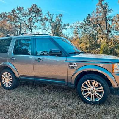 2011 Land Rover LR4 - HSE LUX Sport Utility 4D