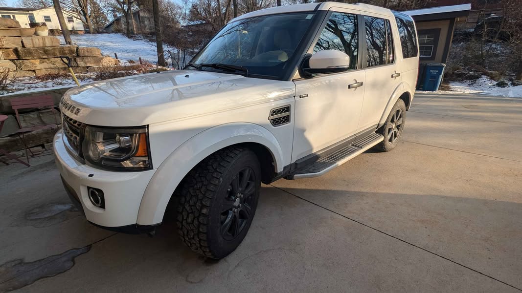 2016 Land Rover LR4 - LR4