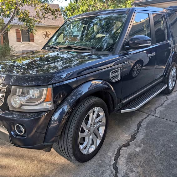 2016 Land Rover LR4 - LR4