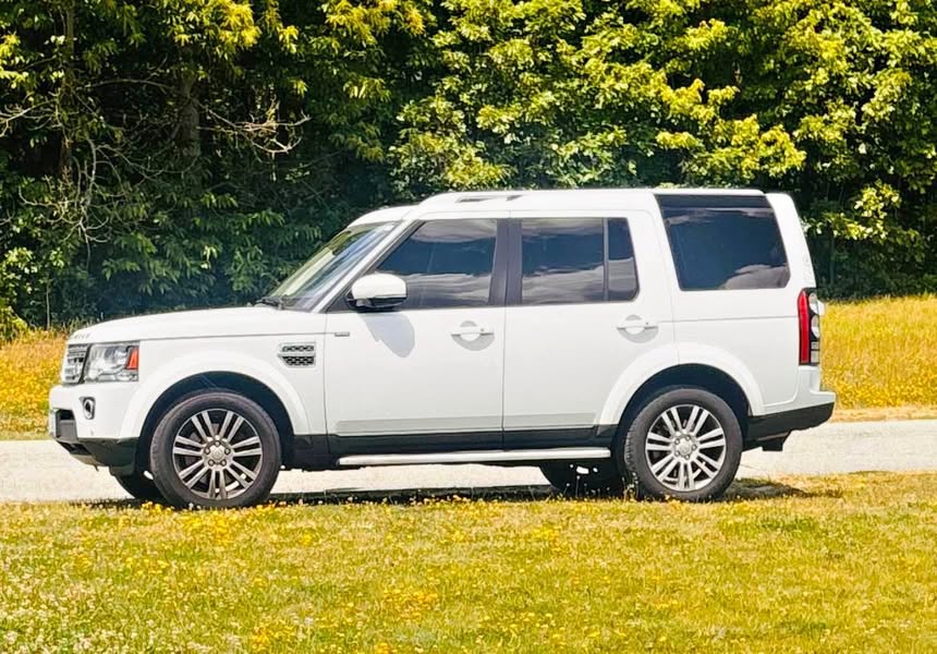 2015 Land Rover LR4 - HSE LUX Sport Utility 4D