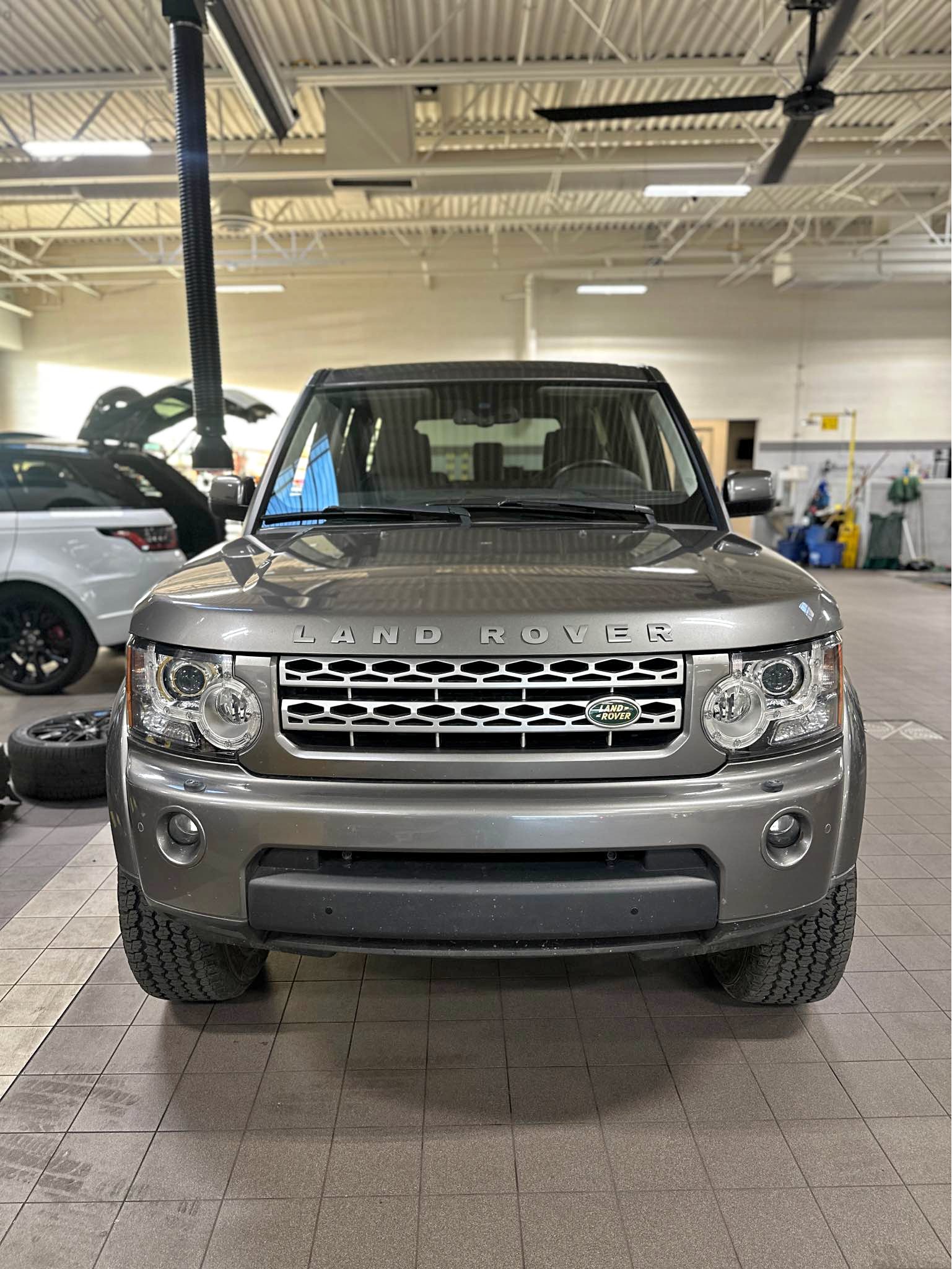 2010 Land Rover LR4 HSE LUX Sport Utility 4D