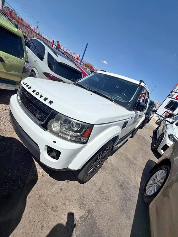 2014 Land Rover LR4 - HSE Sport Utility 4D