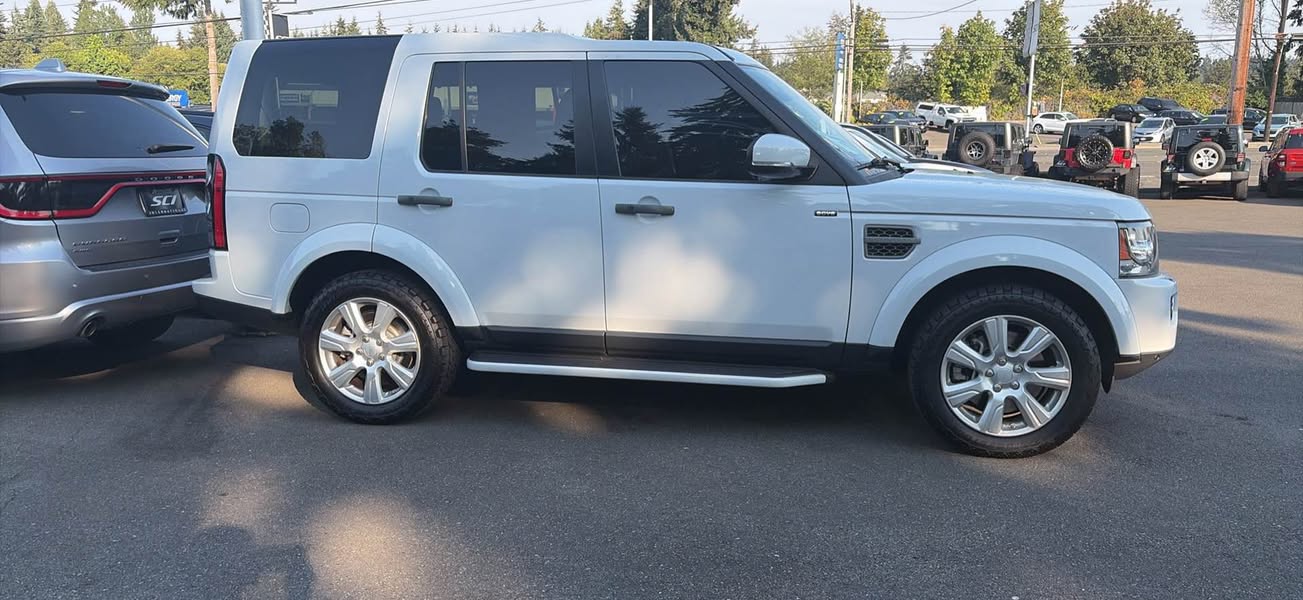 2015 Land Rover LR4 HSE Sport Utility 4D