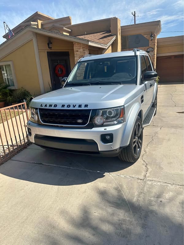 2015 Land Rover LR4 - HSE Sport Utility 4D