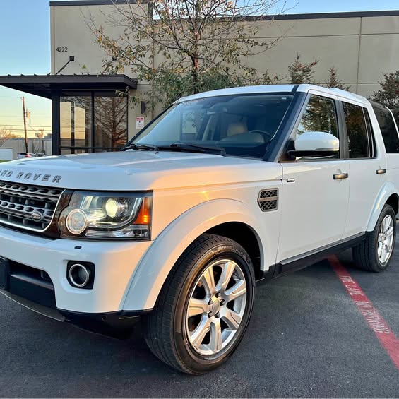2014 Land Rover LR4 - HSE LUX Sport Utility 4D