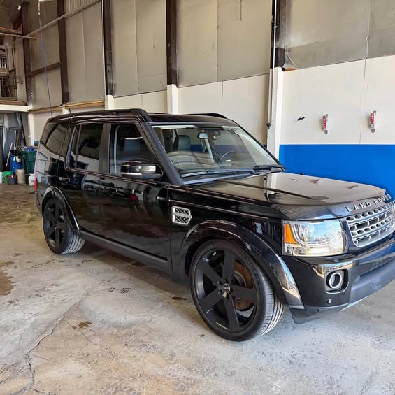 2016 Land Rover LR4 - HSE LUX Sport Utility 4D