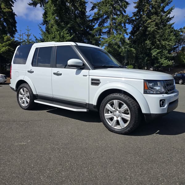 2015 Land Rover LR4 HSE Sport Utility 4D