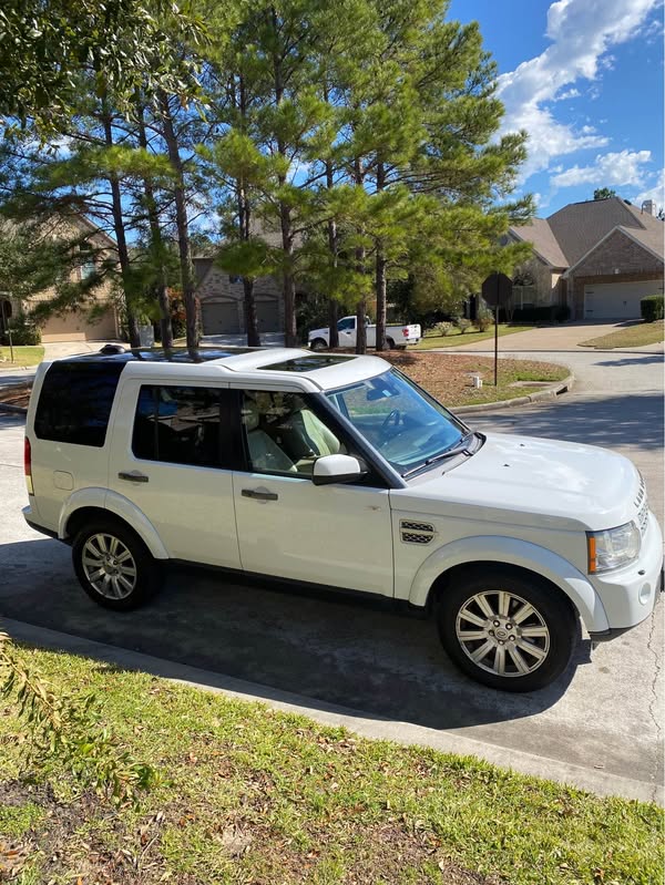 2013 Land Rover LR4 - HSE LUX Sport Utility 4D