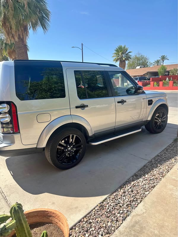 2015 Land Rover LR4 - HSE LUX Sport Utility 4D