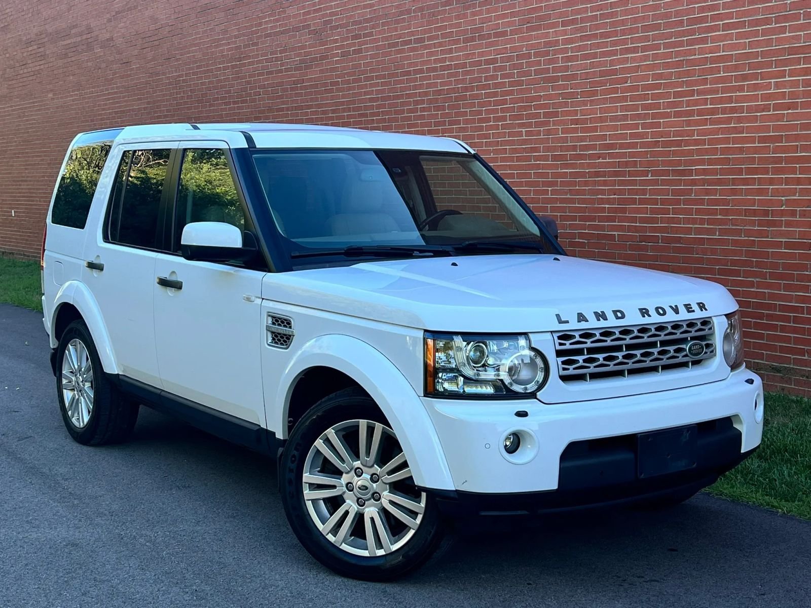 2012 Land Rover LR4 Sport Utility 4D