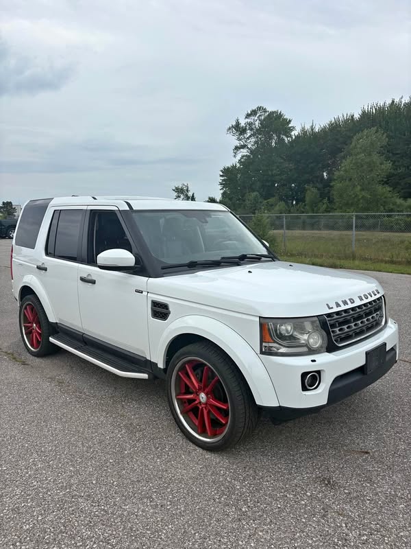 2015 Land Rover LR4 - Sport Utility 4D