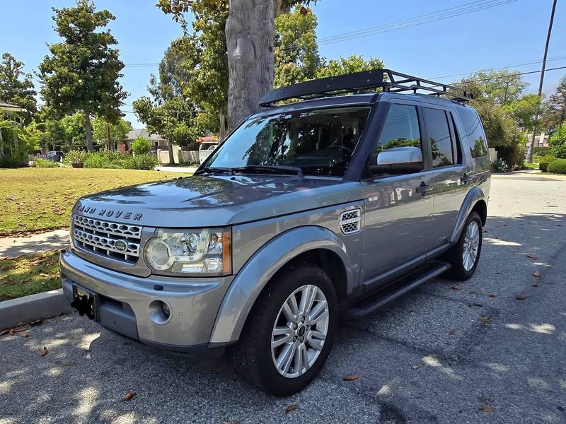 2012 Land Rover LR4 - HSE LUX Sport Utility 4D