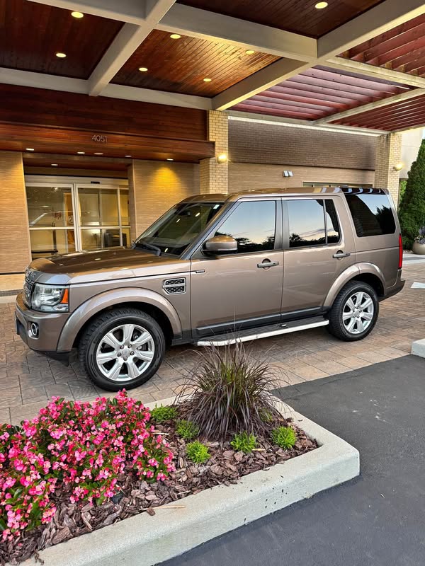2016 Land Rover LR4 - HSE Sport Utility 4D