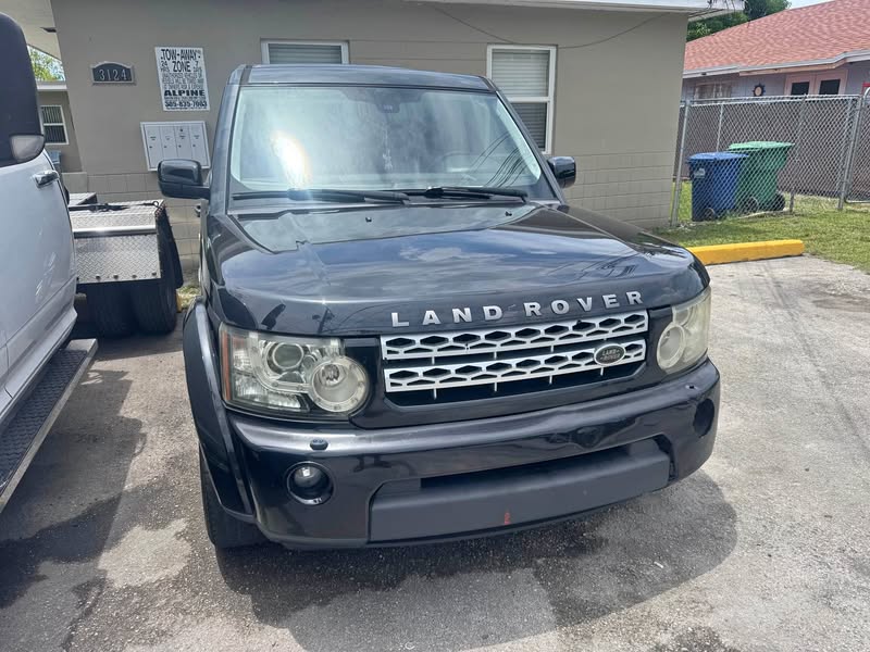 2011 Land Rover LR4 - HSE LUX Sport Utility 4D