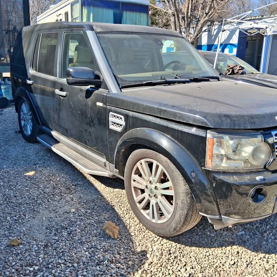 2011 Land Rover LR4 - HSE Sport Utility 4D
