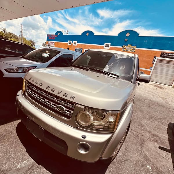 2010 Land Rover LR4 - Landmark Edition Sport Utility 4D