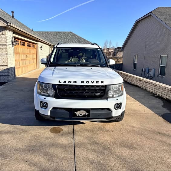 2016 Land Rover LR4 - LR4