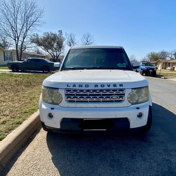 2011 Land Rover LR4 - Sport Utility 4D