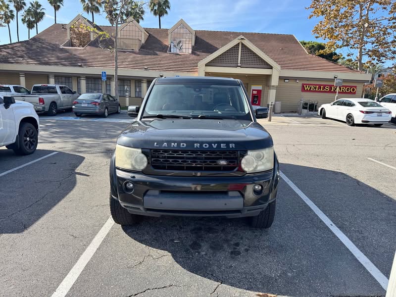 2010 Land Rover LR4 - HSE LUX Sport Utility 4D