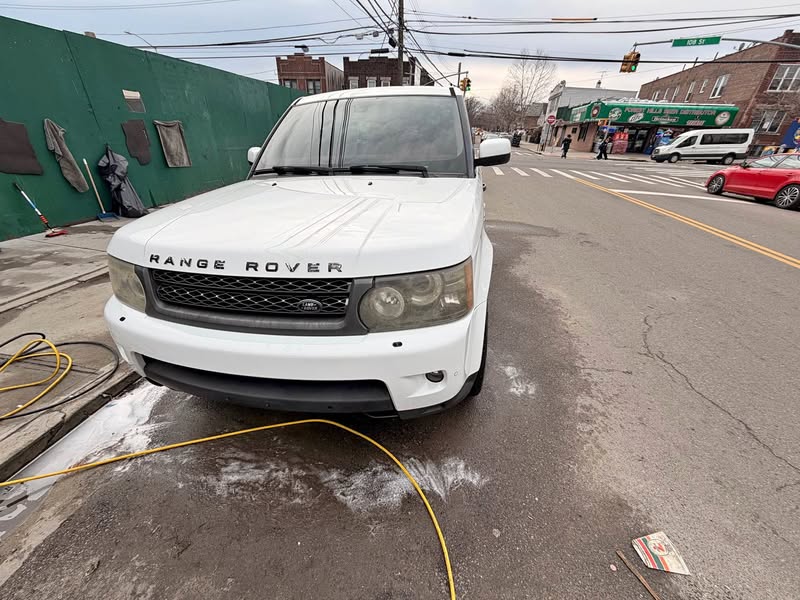 2012 Land Rover LR4 - Sport Utility 4D