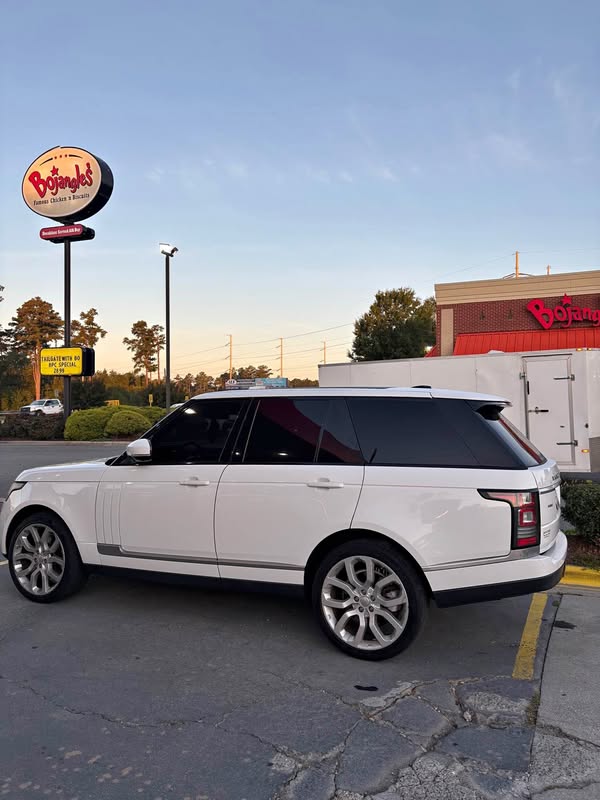 2014 Land Rover LR4 - HSE LUX Sport Utility 4D