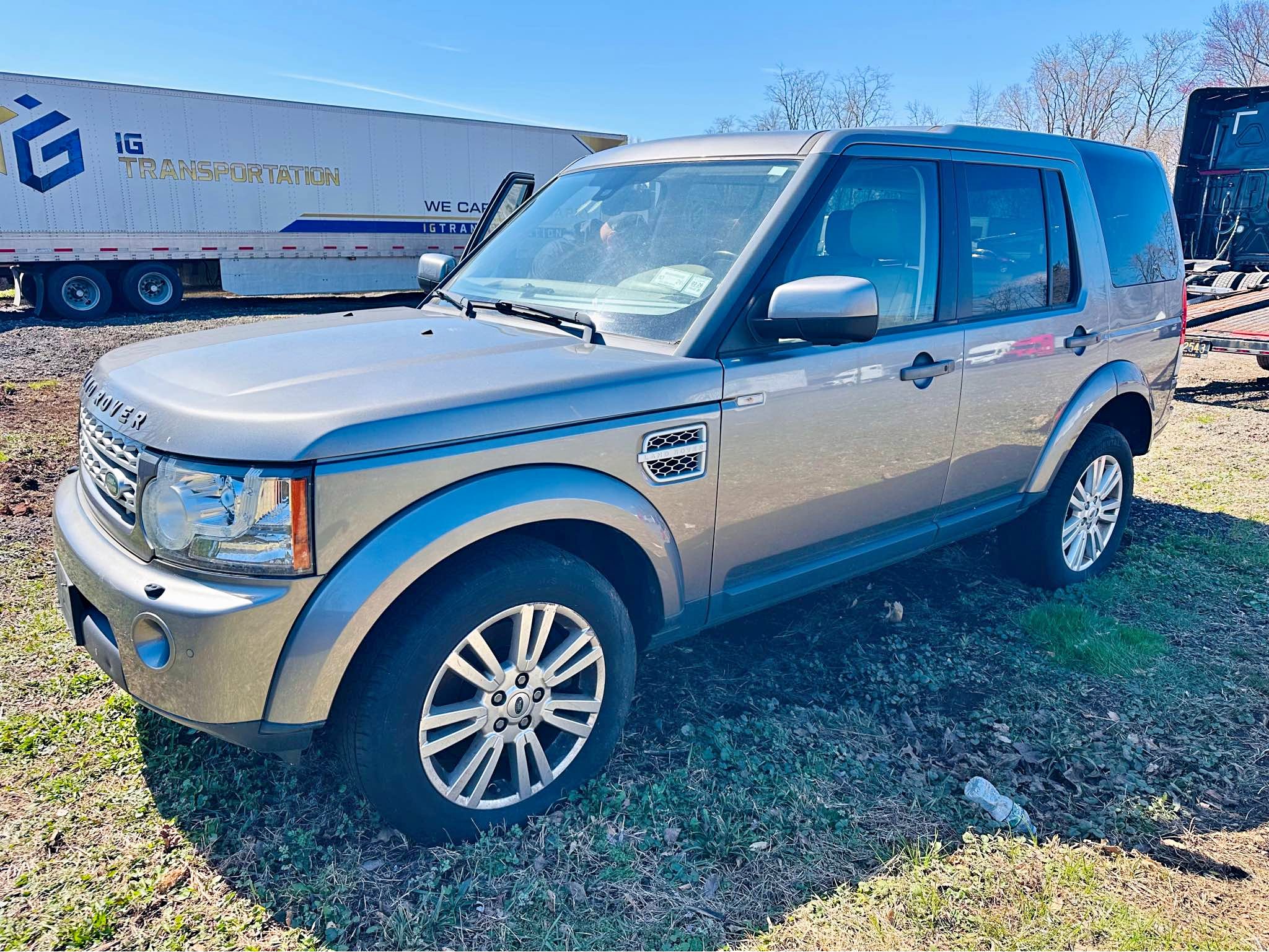2011 Land Rover LR4 - HSE LUX Sport Utility 4D