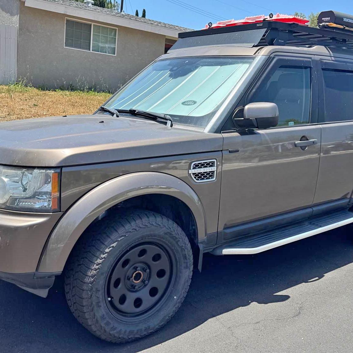 2011 Land Rover LR4 - HSE LUX Sport Utility 4D