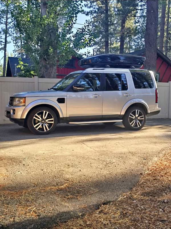 2016 Land Rover LR4 - HSE LUX Sport Utility 4D